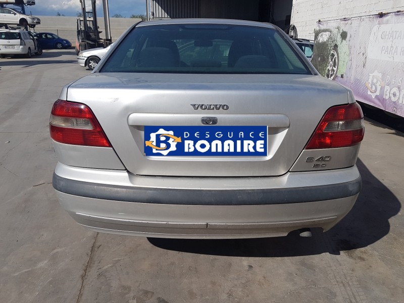 volvo s40 berlina del año 2002