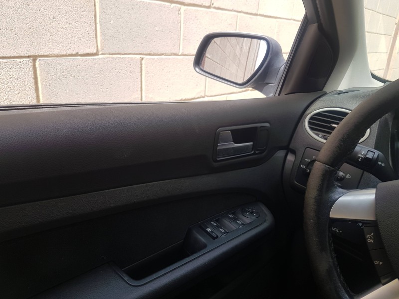 ford focus berlina (cap) del año 2005