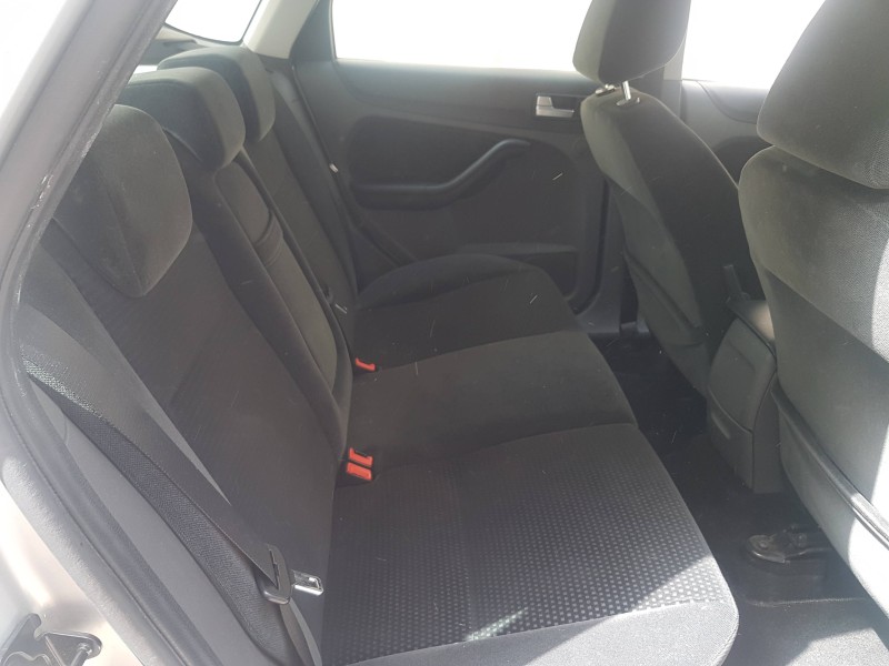 ford focus berlina (cap) del año 2005