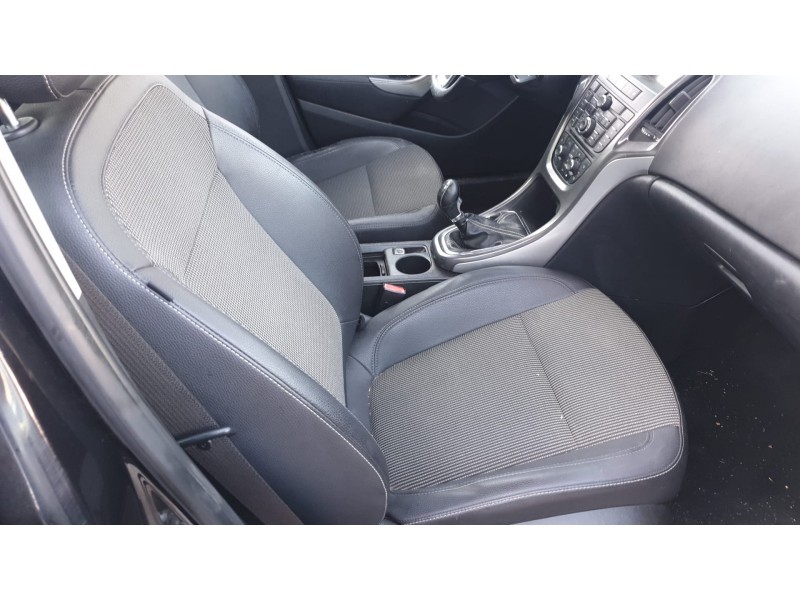 opel astra j lim. del año 2011