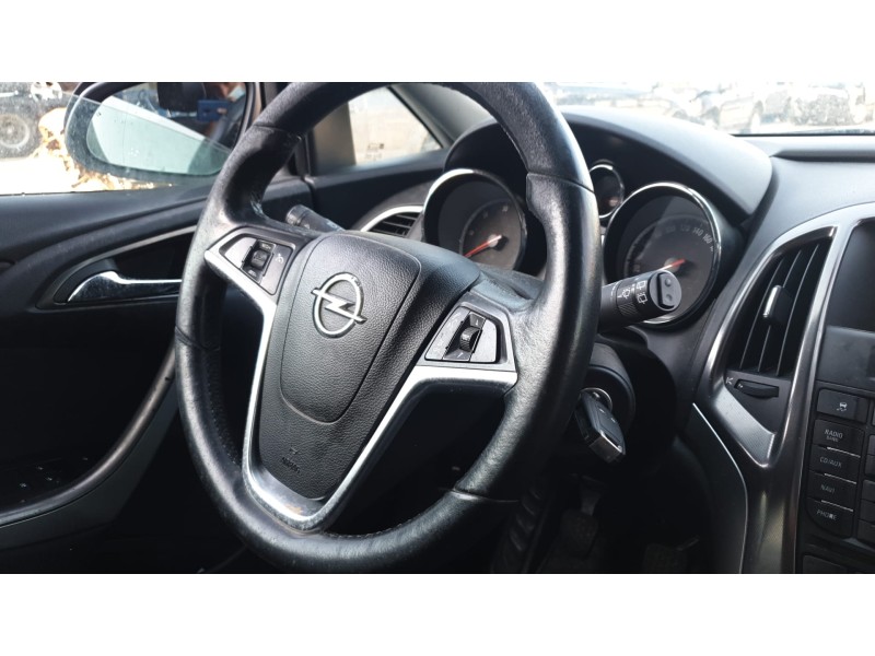 opel astra j lim. del año 2011