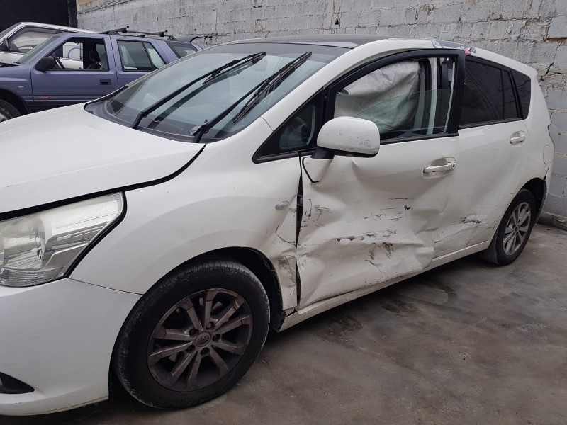 toyota verso del año 2011