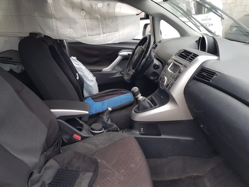 toyota verso del año 2011