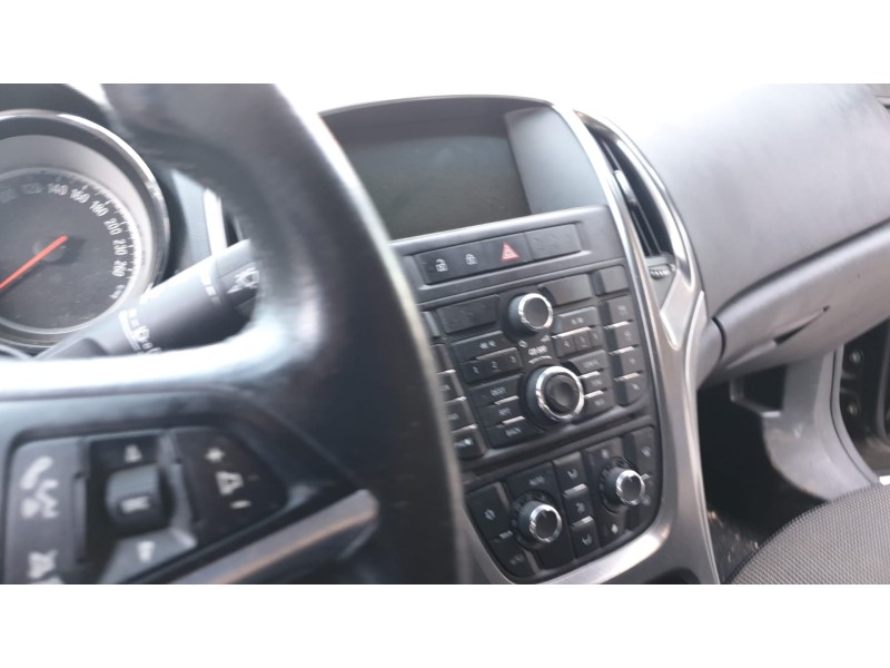 opel astra j lim. del año 2011