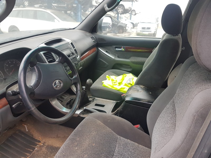 toyota land cruiser (j12) del año 2009