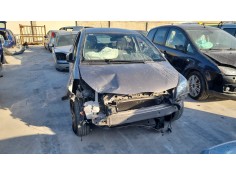 toyota yaris del año 2015