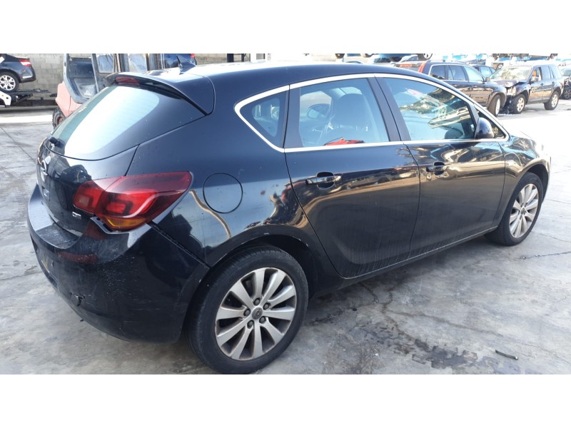 opel astra j lim. del año 2011