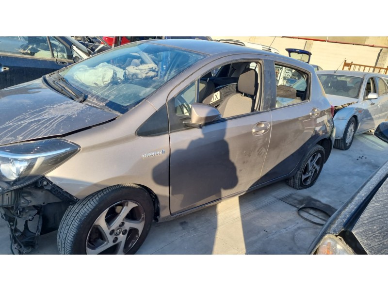 toyota yaris del año 2015