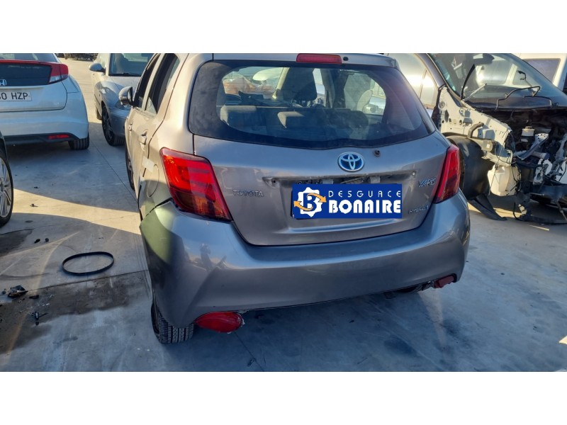 toyota yaris del año 2015