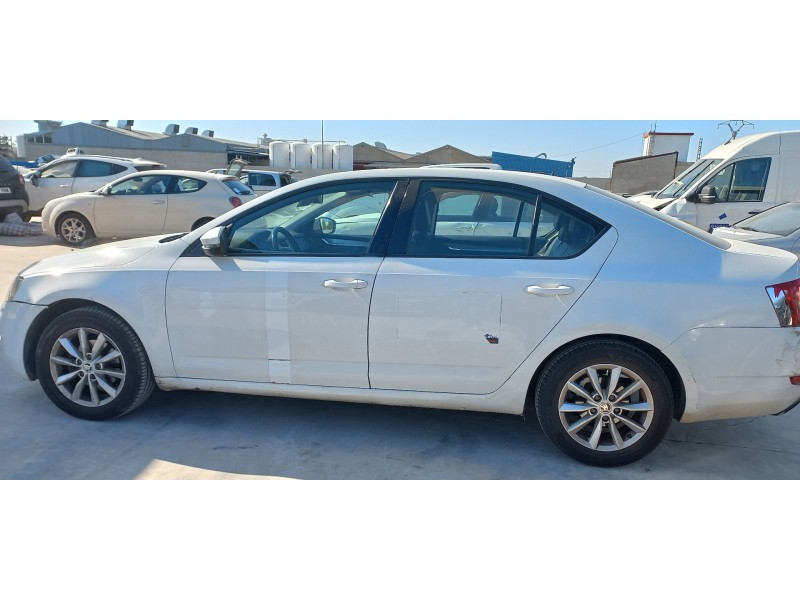 skoda octavia lim. (5e3) del año 2014