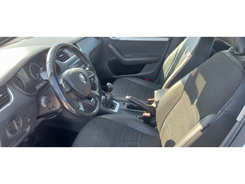 skoda octavia lim. (5e3) del año 2014