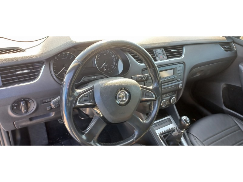 skoda octavia lim. (5e3) del año 2014