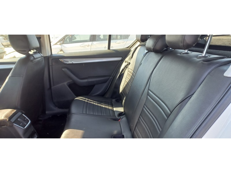 skoda octavia lim. (5e3) del año 2014