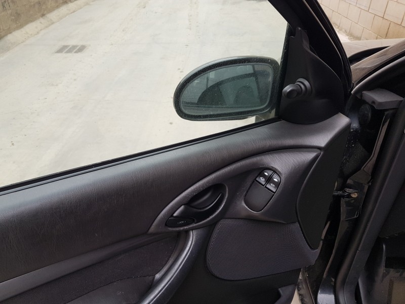 ford focus berlina (cak) del año 2003