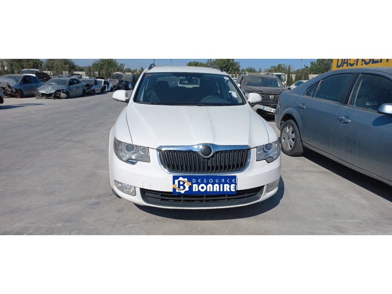 skoda superb combi (3t5) del año 2013