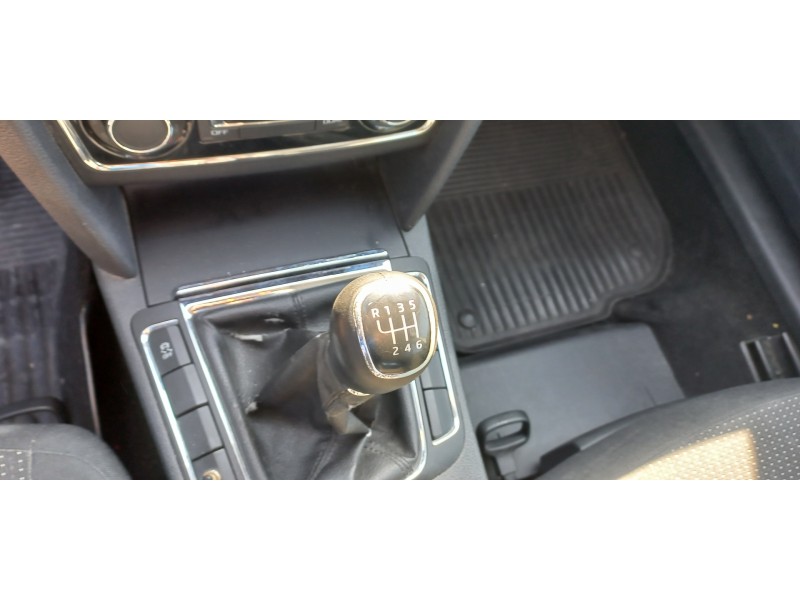 skoda superb combi (3t5) del año 2013