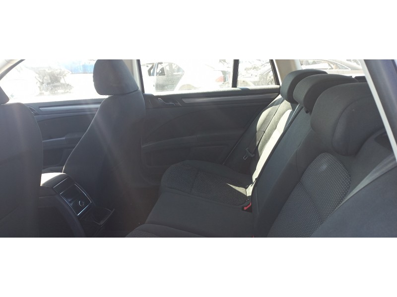 skoda superb combi (3t5) del año 2013