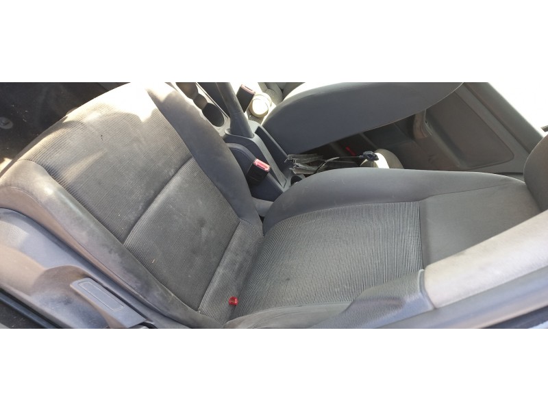 volkswagen golf v berlina (1k1) del año 2005