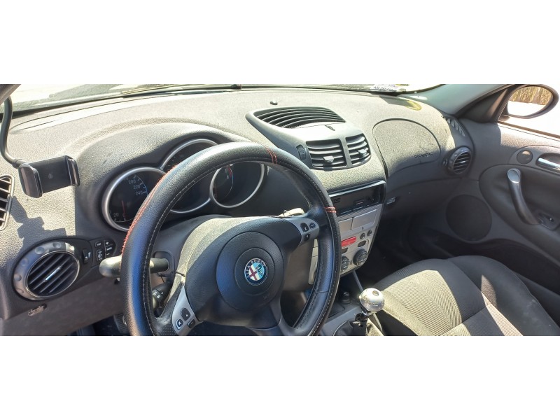 alfa romeo 147 (190) del año 2004