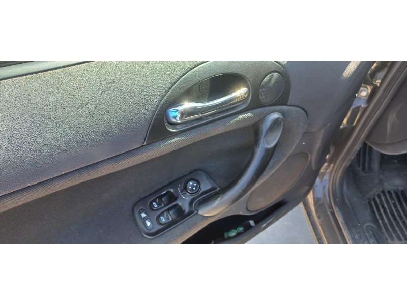 alfa romeo 147 (190) del año 2004