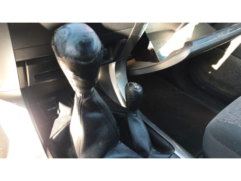 toyota land cruiser (j12) del año 2004