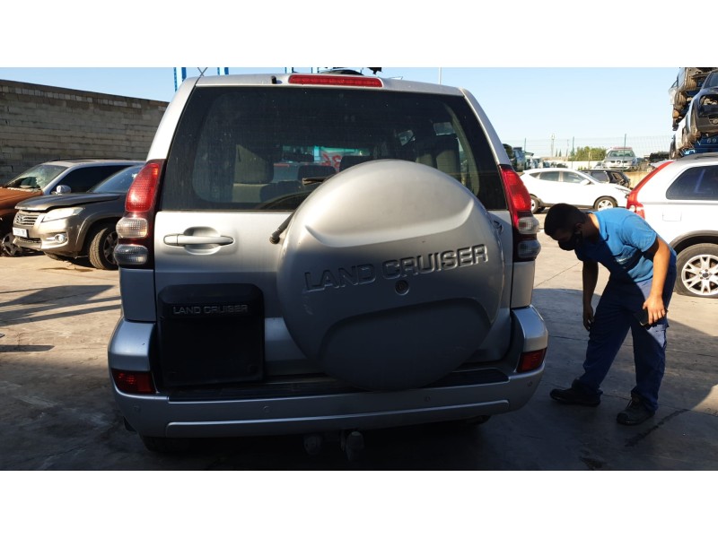 toyota land cruiser (j12) del año 2004