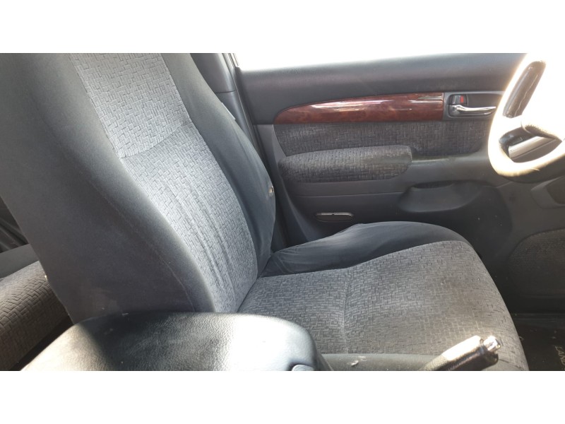 toyota land cruiser (j12) del año 2004