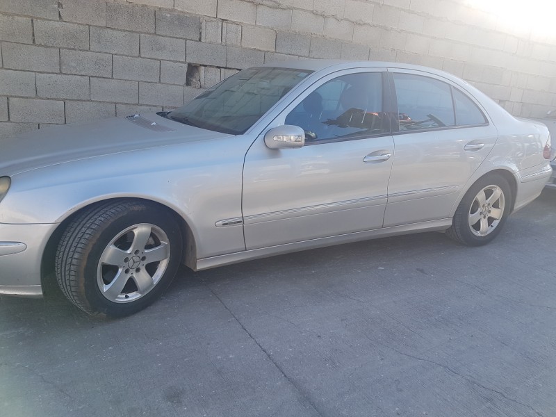 mercedes clase e (w211) berlina del año 2002