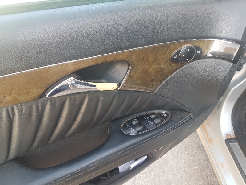 mercedes clase e (w211) berlina del año 2002