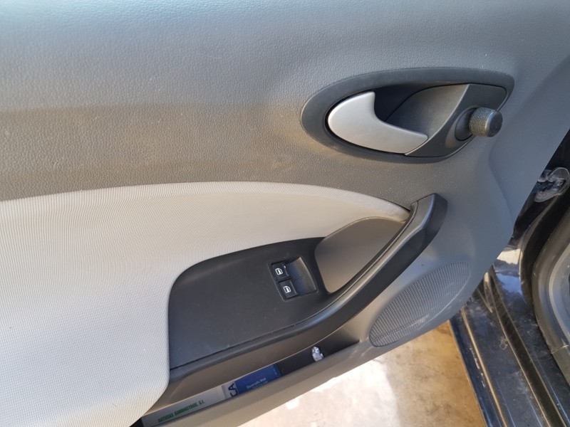 seat ibiza (6j5) del año 2010