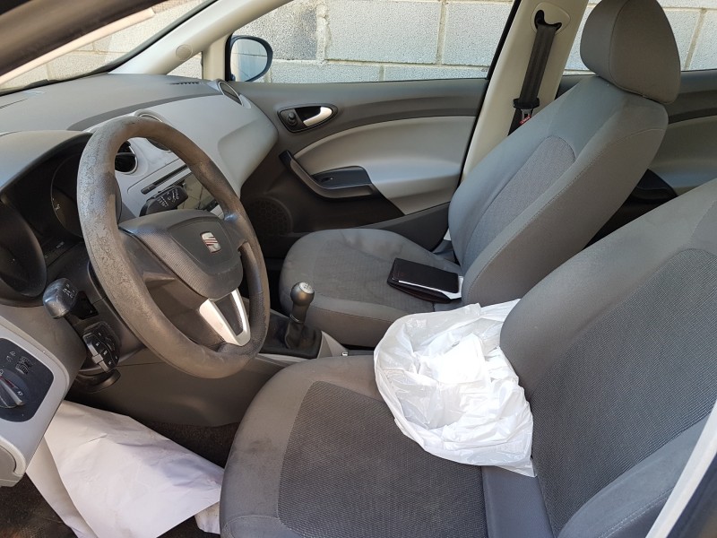 seat ibiza (6j5) del año 2010