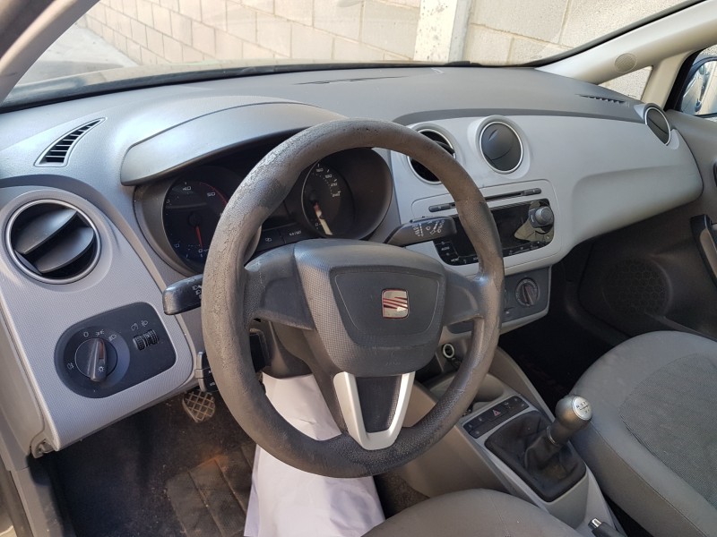 seat ibiza (6j5) del año 2010