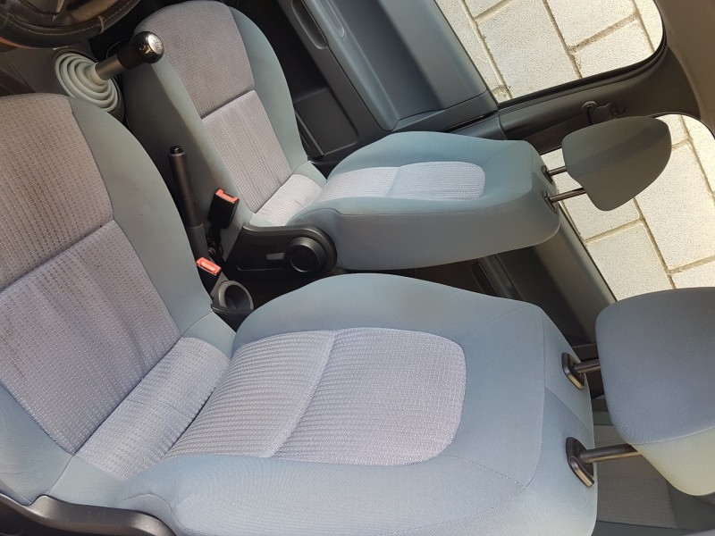 mitsubishi colt berlina 5 (z) del año 2014