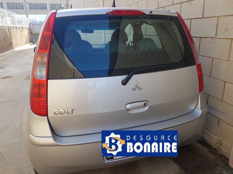 mitsubishi colt berlina 5 (z) del año 2014