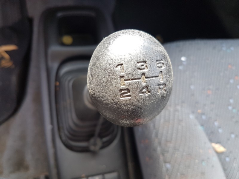 suzuki ignis rg (fh) del año 2003