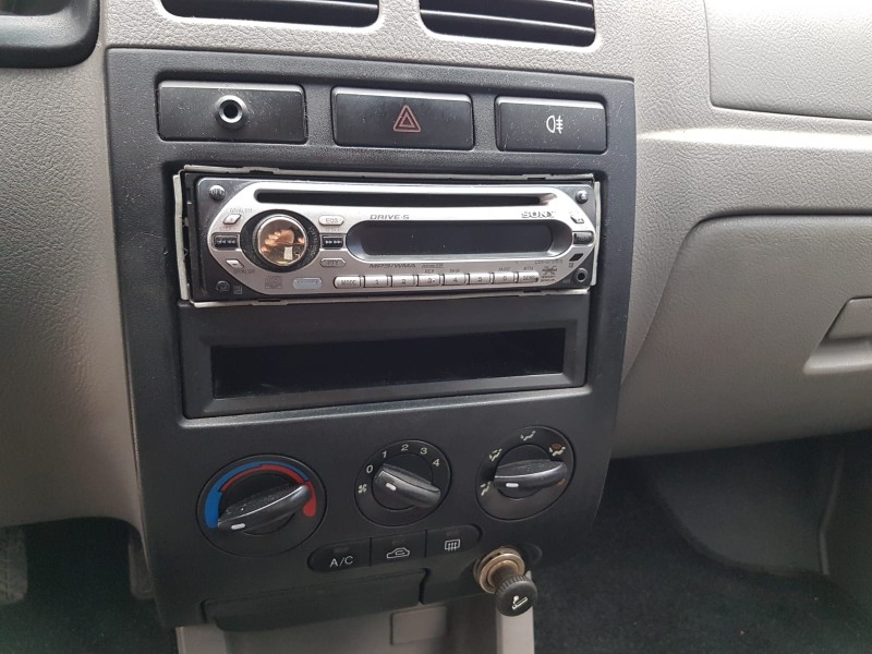 kia rio del año 2003