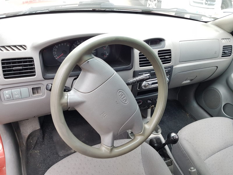 kia rio del año 2003