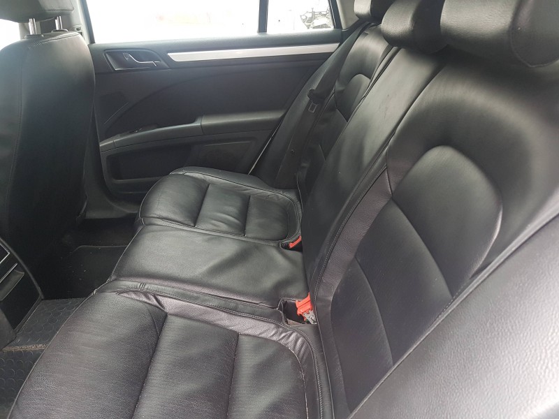 skoda superb combi (3t5) del año 2011