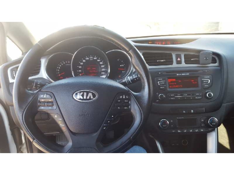 kia pro_cee´d ( ) del año 2013