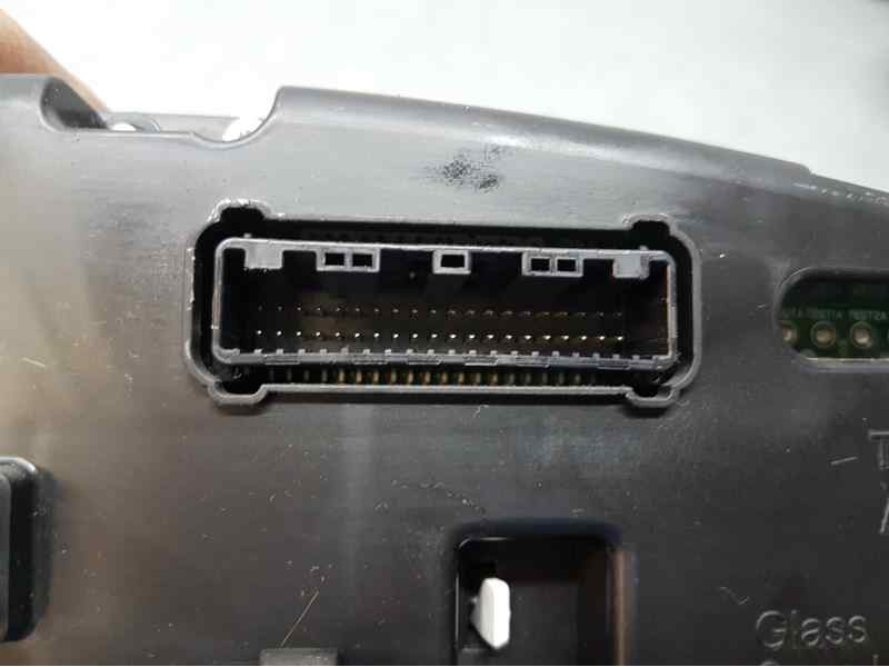 Recambio de cuadro instrumentos para toyota verso active referencia OEM IAM 838000F370  