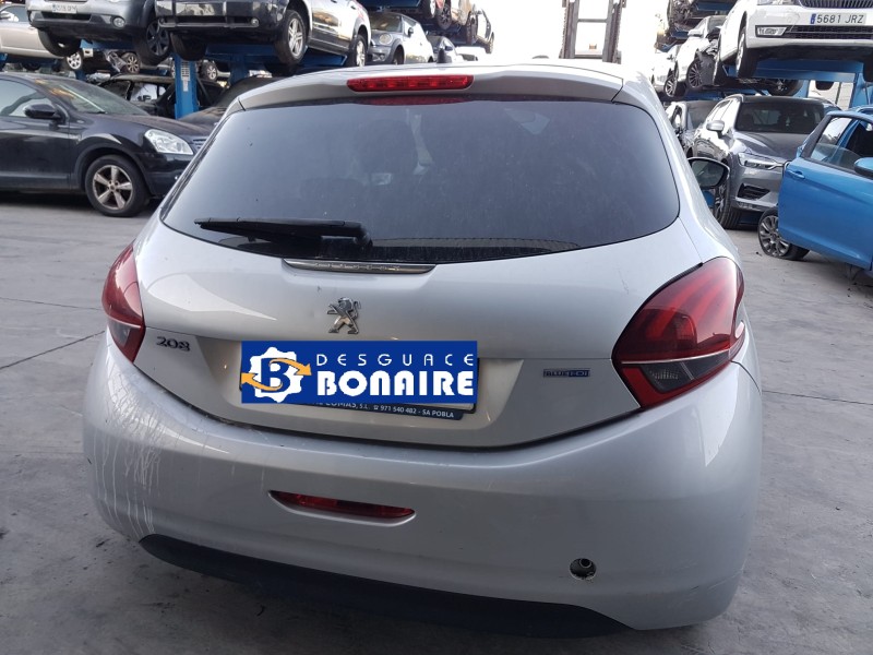 peugeot 208 del año 2015