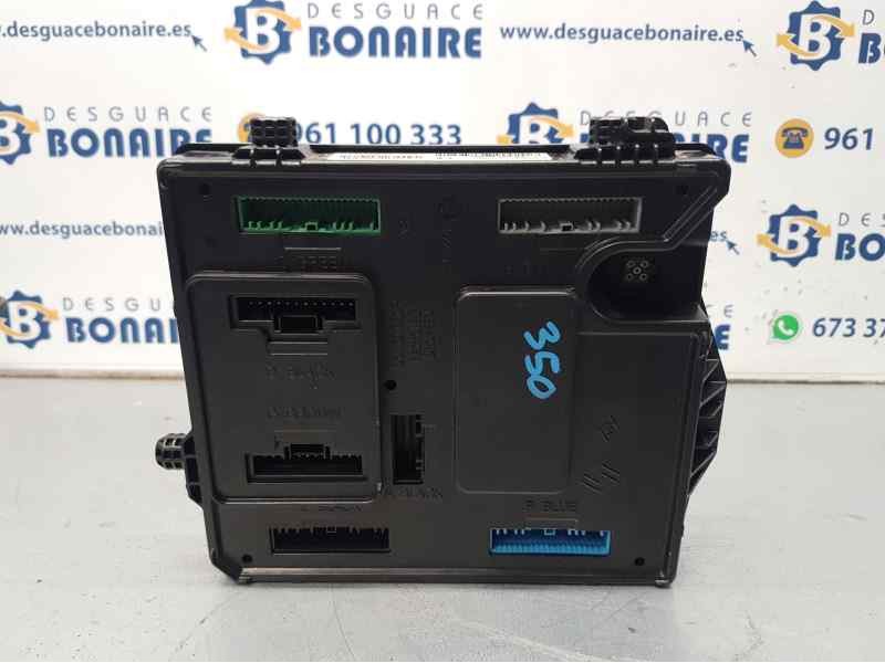 Recambio de caja reles / fusibles para renault scenic iii grand dynamique referencia OEM IAM 2841313640R  