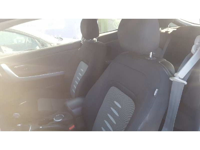 kia pro_cee´d ( ) del año 2013