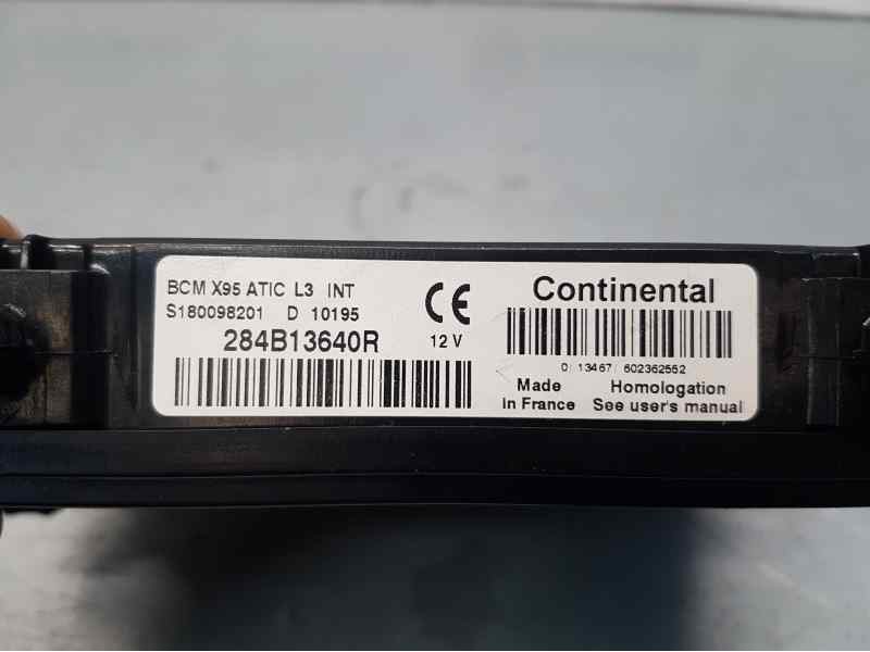 Recambio de caja reles / fusibles para renault scenic iii grand dynamique referencia OEM IAM 2841313640R  