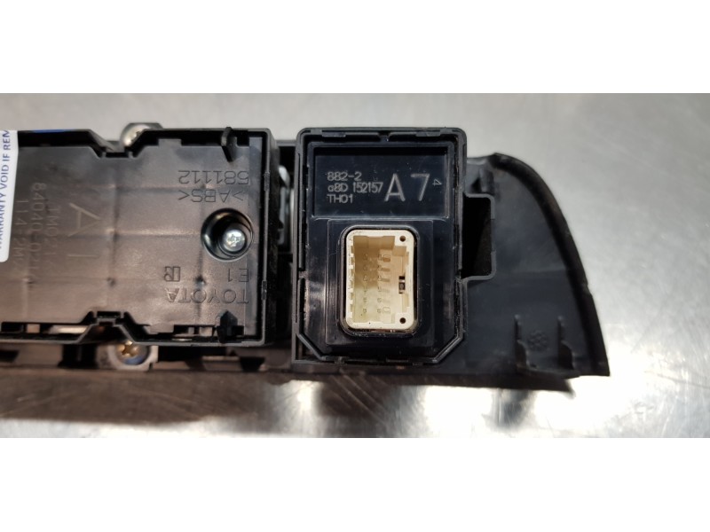 Recambio de mando elevalunas delantero izquierdo para toyota corolla (e21) hybrid active referencia OEM IAM 8404002160  