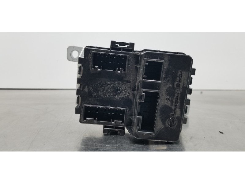 Recambio de modulo electronico para ssangyong rodius xdi referencia OEM IAM 8750021020  