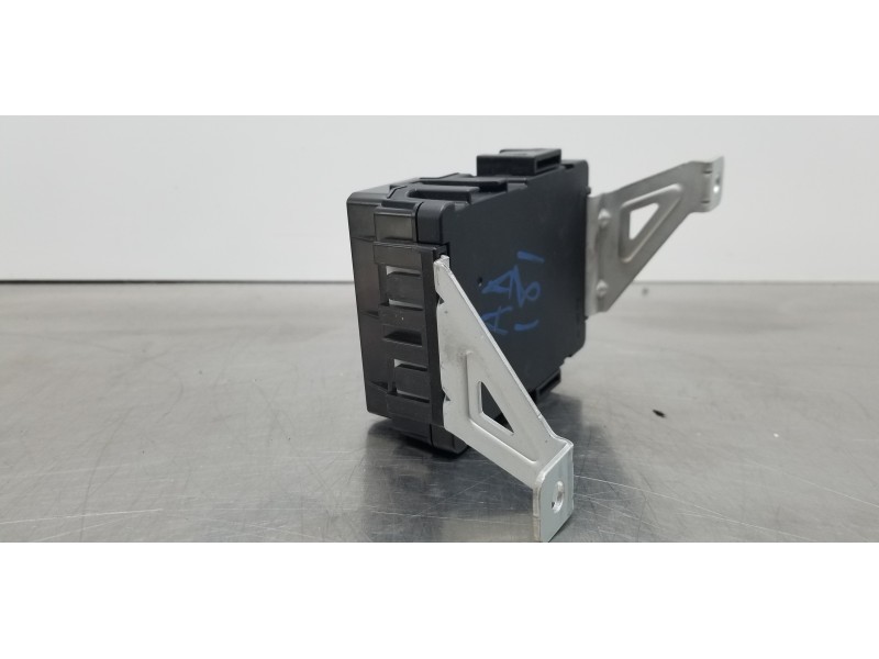 Recambio de modulo electronico para ssangyong rodius xdi referencia OEM IAM 8750021020  