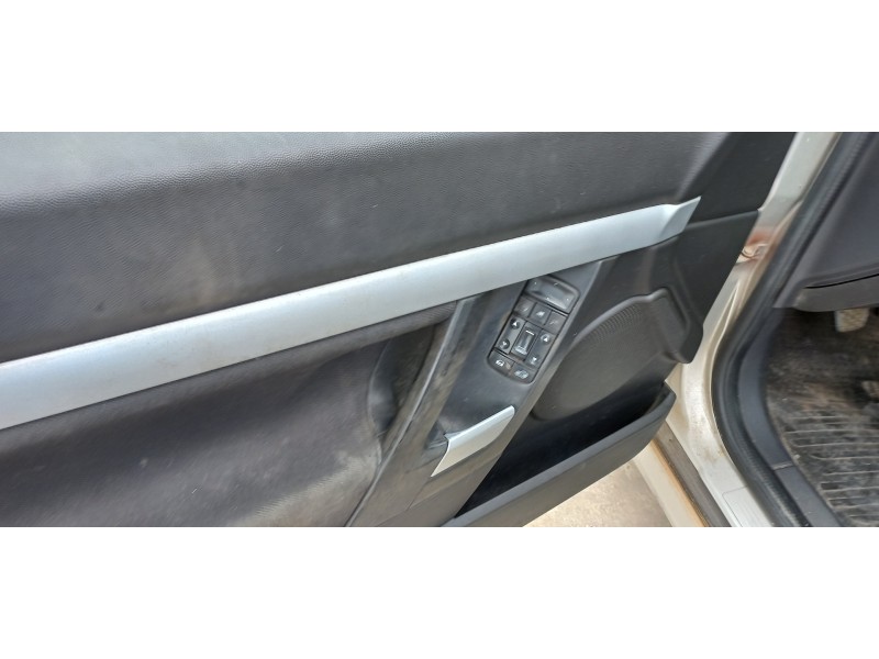 opel vectra c berlina del año 2004