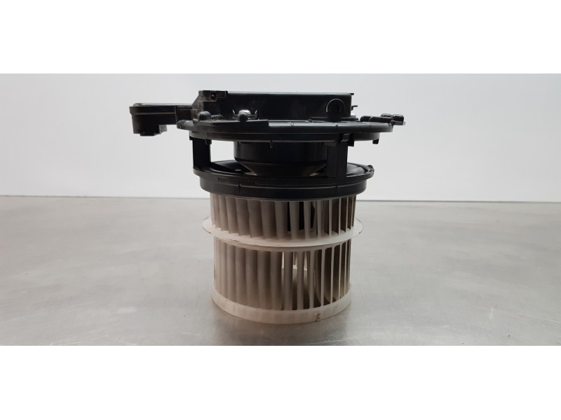 Recambio de motor calefaccion para toyota corolla (e21) hybrid active referencia OEM IAM 87103F4020  