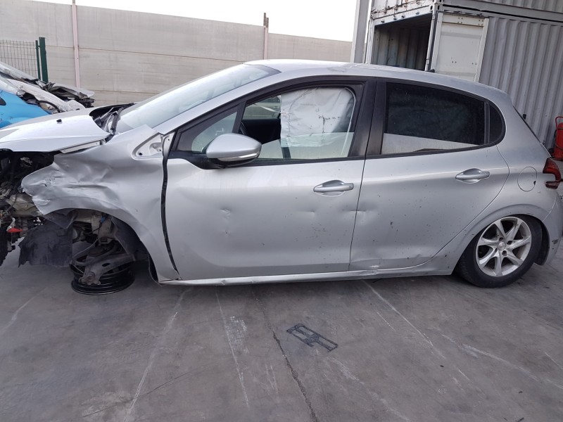 peugeot 208 del año 2015